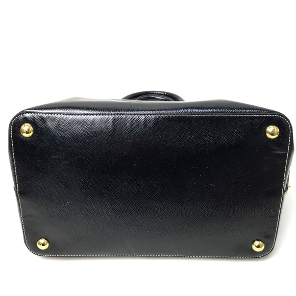 Prada Saffiano Vernice Handbag Patent Black - Picture 3 of 7